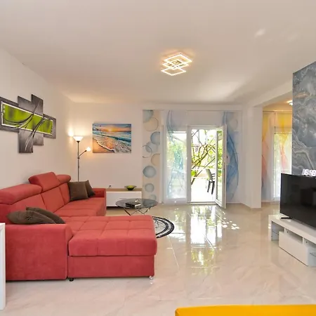 Mala Vala 925 - Adapted Apartman