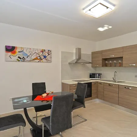 Mala Vala 925 - Adapted Apartman Fažana