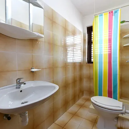 Apartments Mala Vala 925 - Adapted Fažana