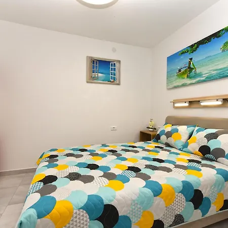 Mala Vala 925 - Adapted Apartman